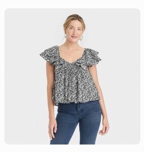 NWT Ruffle Short Sleeve Blouse Universal Thread Size L 100 % Cotton